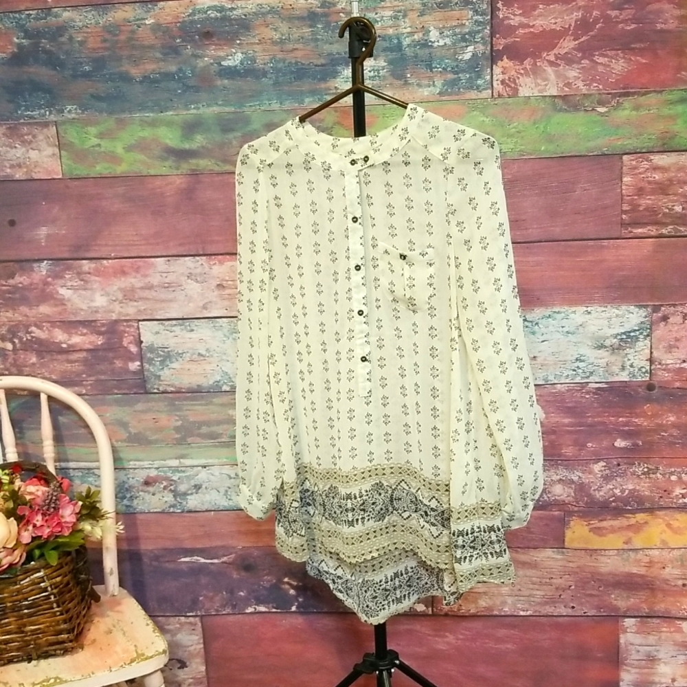Gorgeous sheet voile tunic by Knox Rose, Sz S